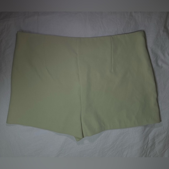 NWT | PRIMARK Shorts | Size 16 | Light Lime Green | Business Casual | NEW - Picture 3 of 6